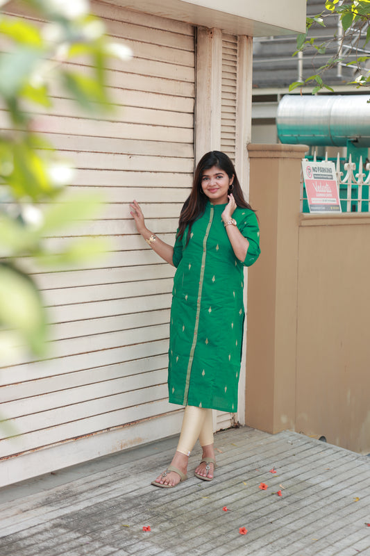 Neemai Emerald Green Cotton Kurti for Women with Side Slits and Front Buttons, Breathable Summer Casual Wear, Plus Size kurti