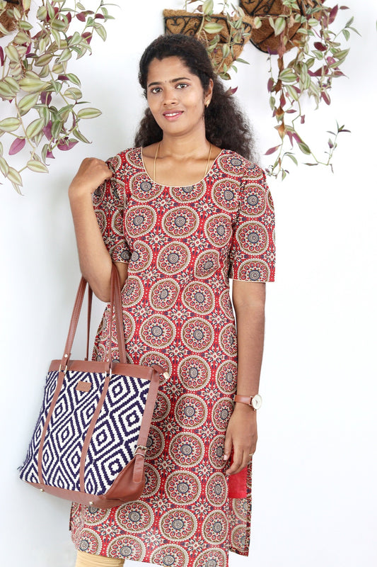 Maroon Marigold - neemai