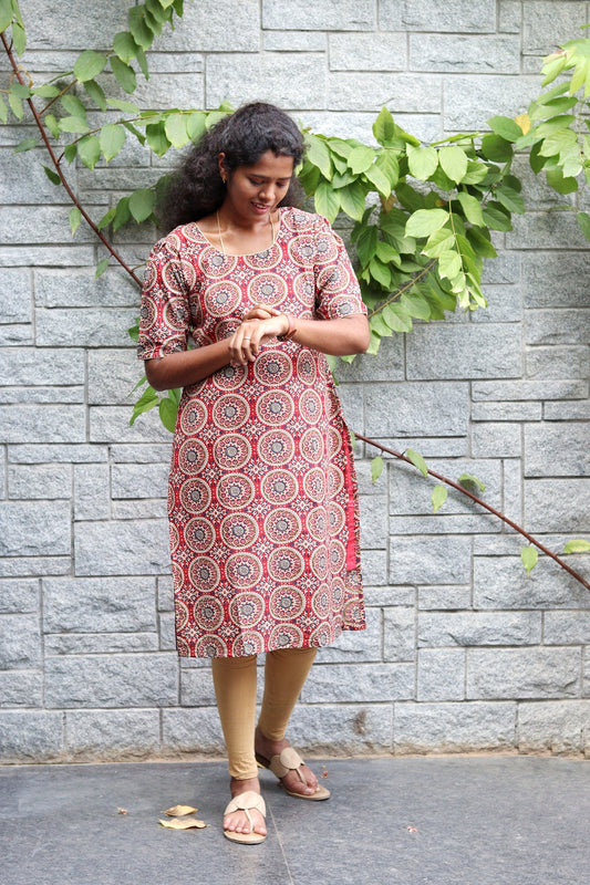 Maroon Marigold - neemai