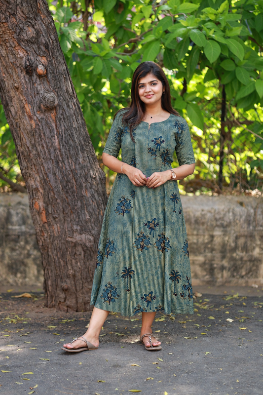 Kalamkari Cotton A line Maternity Feeding Kurti /Center Zip(Dress length 45 inches)- Blue line