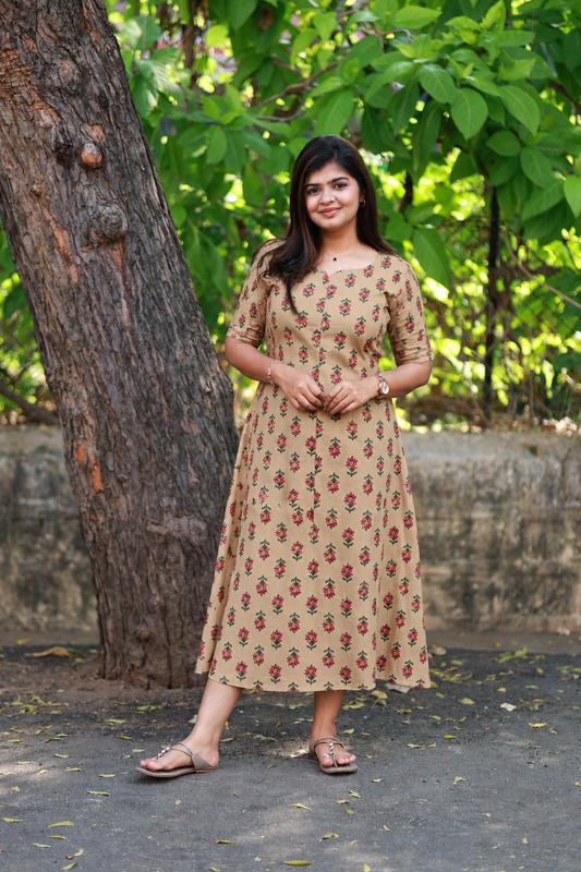 Kalamkari Cotton A line Maternity Feeding Kurti /Center Zip(Dress length 45 inches)- Mini flowers