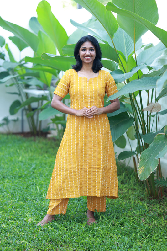 Maternity tops - 2 piece set [ kurta and pant ] - Yellow color.  Lightweight & breathable material ideal for everyday wear.
