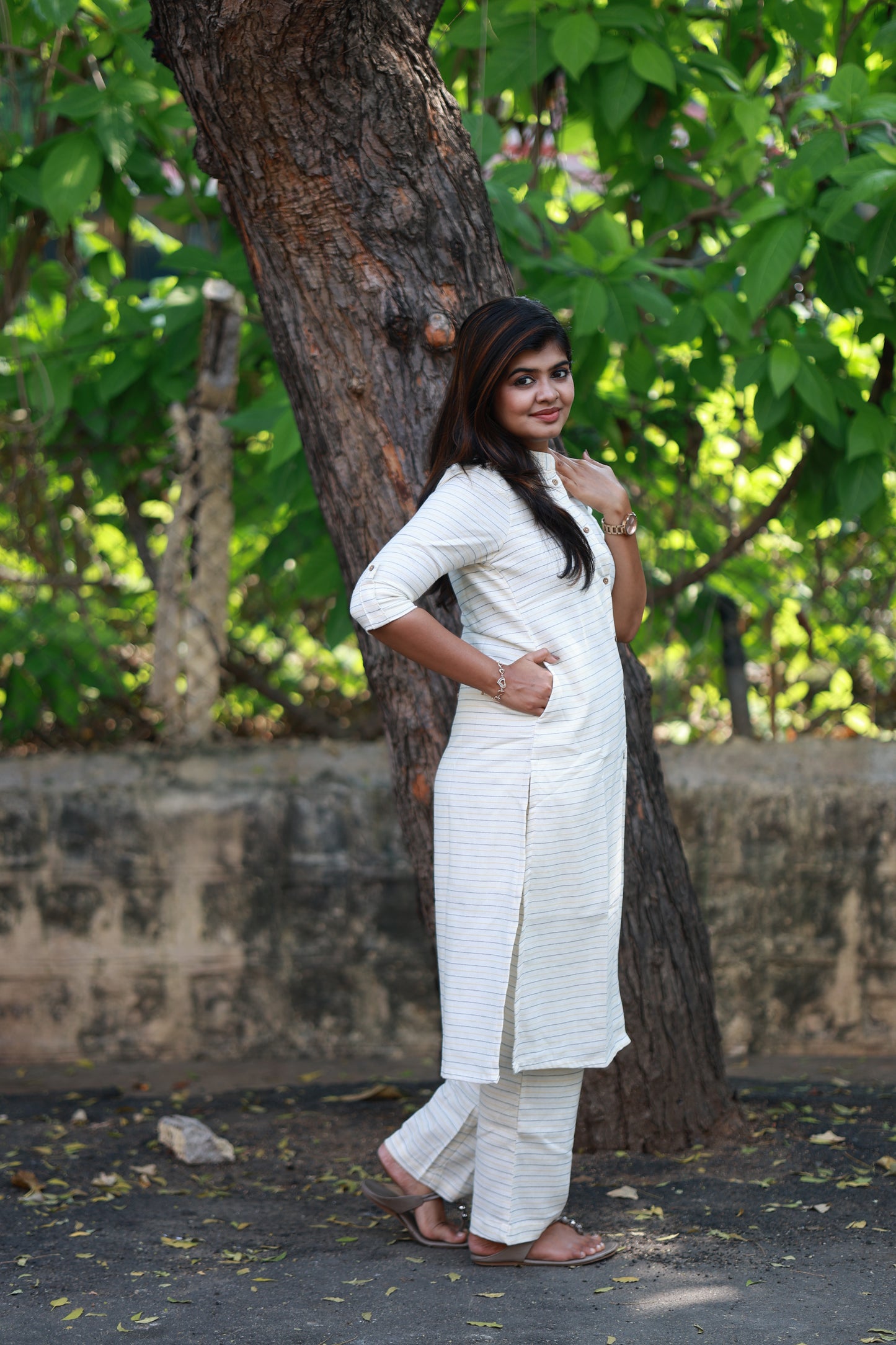 Coordset-   White color with stripes, Comfort meets everyday style, Merge feeding buttons + side pocket top