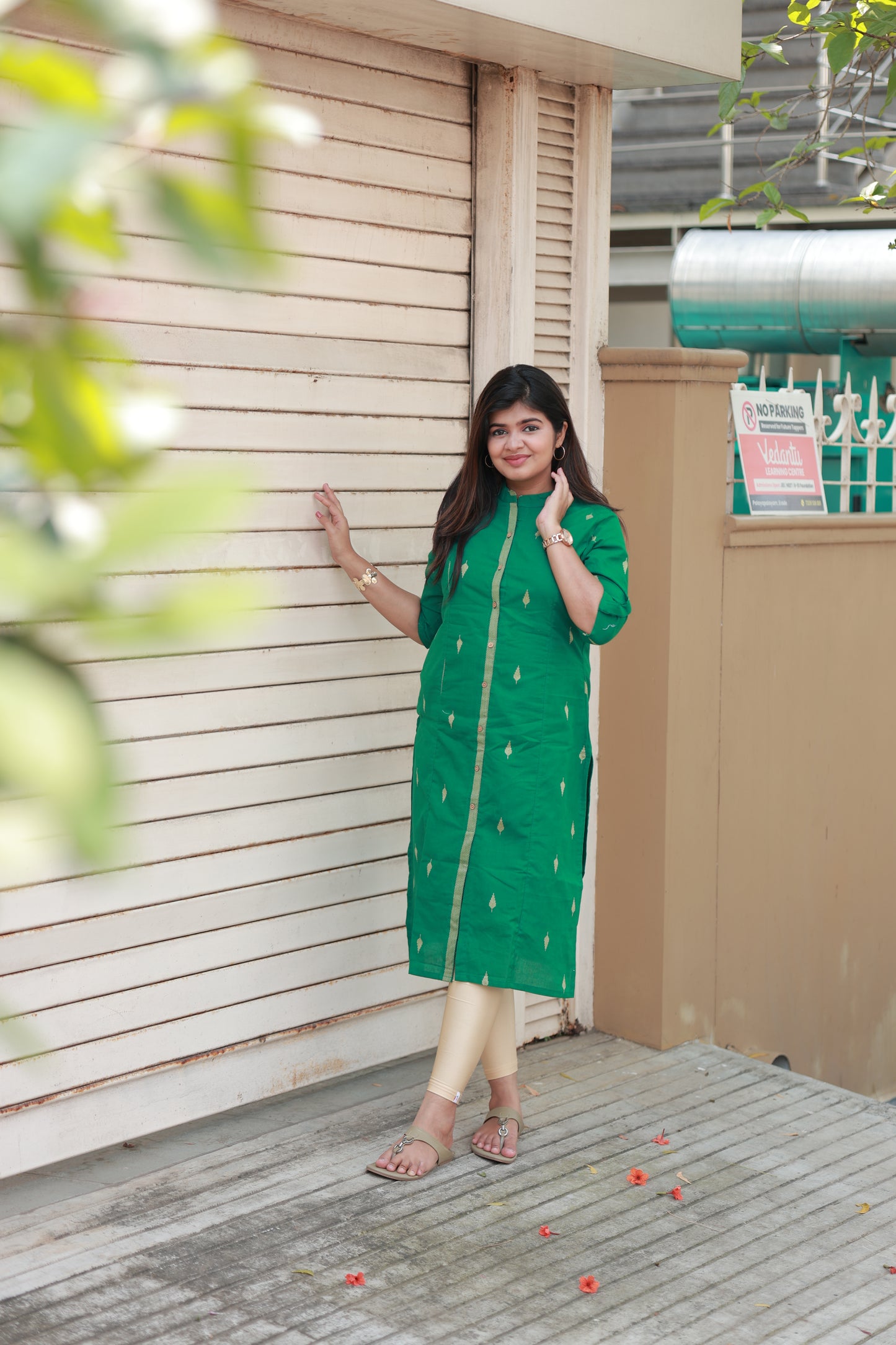 Neemai Emerald Green Cotton Kurti for Women with Side Slits and Front Buttons, Breathable Summer Casual Wear, Plus Size kurti