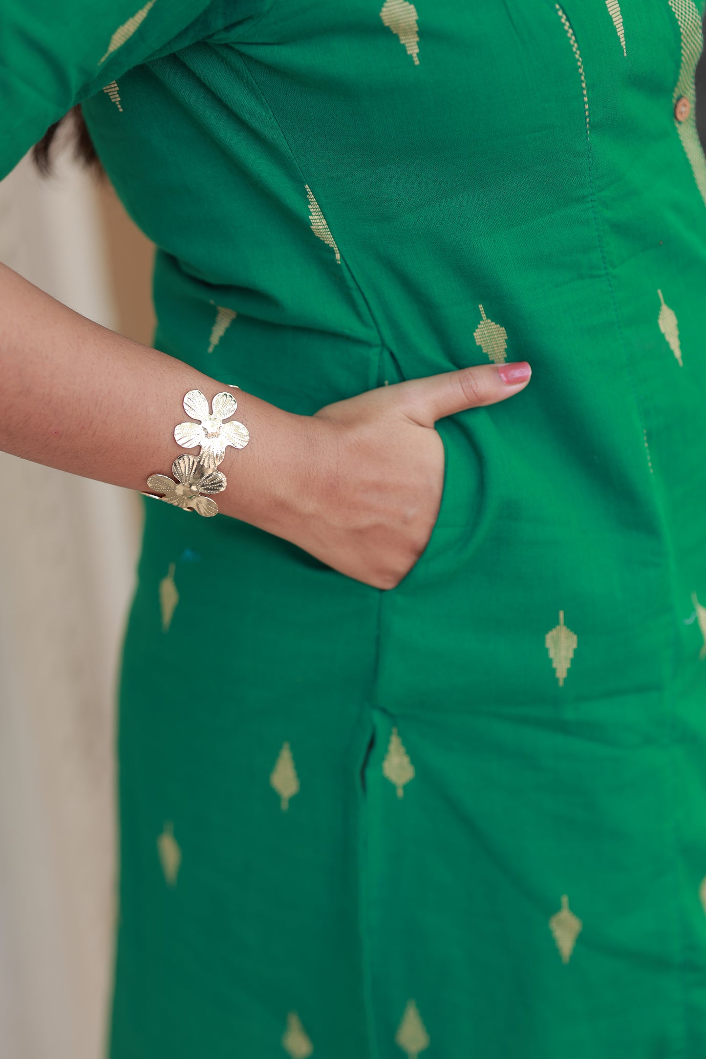 Neemai Green Cotton Kurti with Functional Side Pocket Detail, maternity and office wear kurti