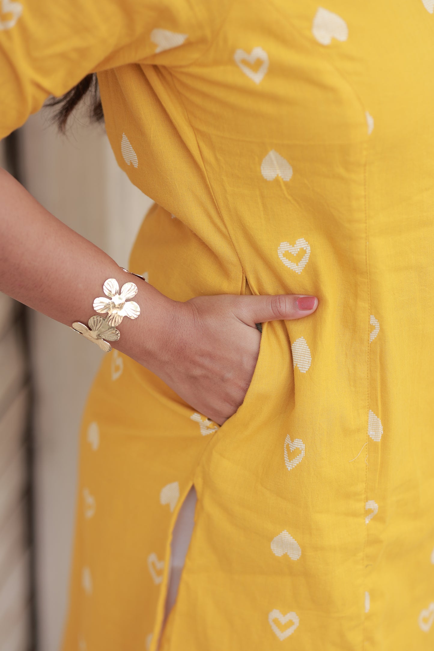 Neemai Yellow Cotton Kurti with Side Pocket Detail, Casual Summer Wear for Women, pregnancy and postpartum friendly kurti 