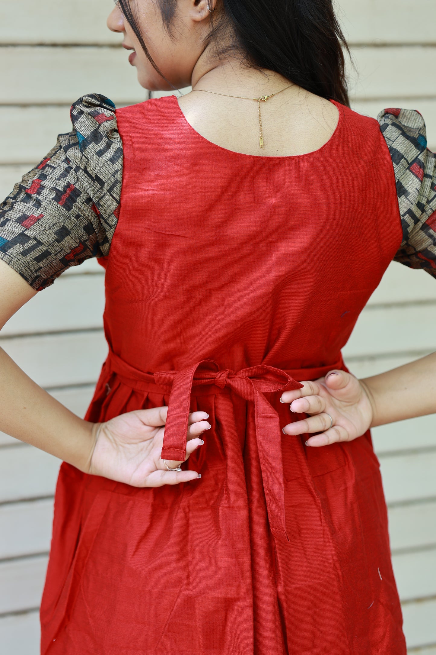 Butter slik - Center zip Normal / Maternity Midi/Gown- cotton lining - Red