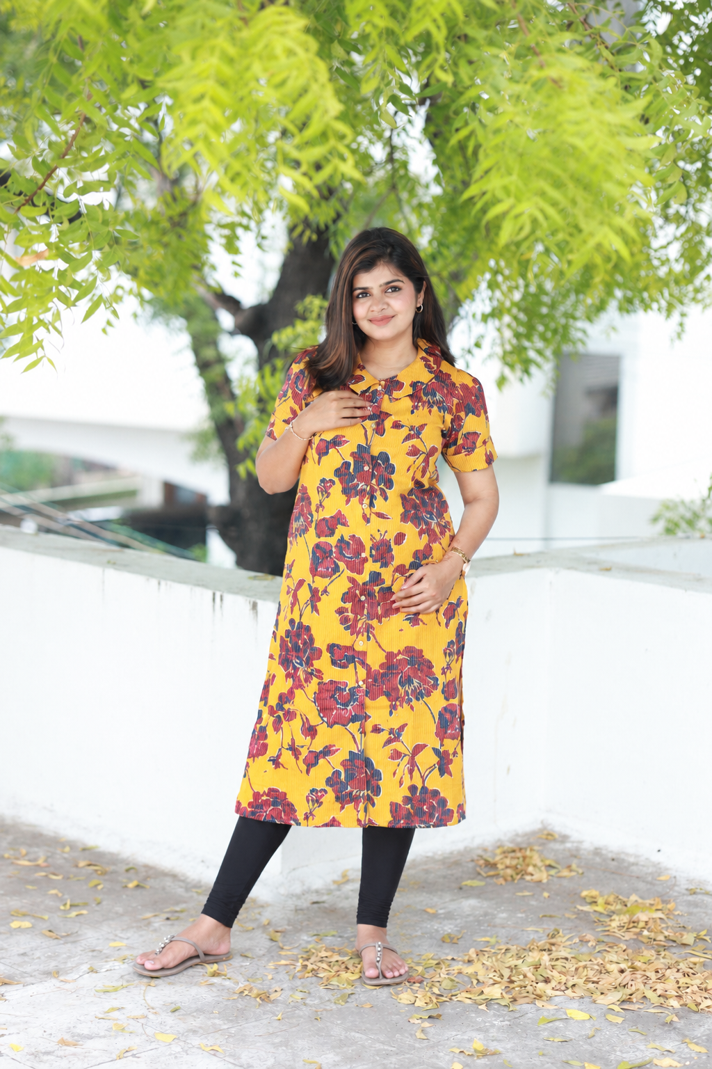 Only top - Yellow Flora - Center 3  Button(Openable for feeding)