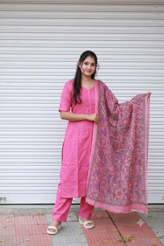 Maternity 3 pc chudidhar set [ Top with center zip, pant and dupatta] - pink