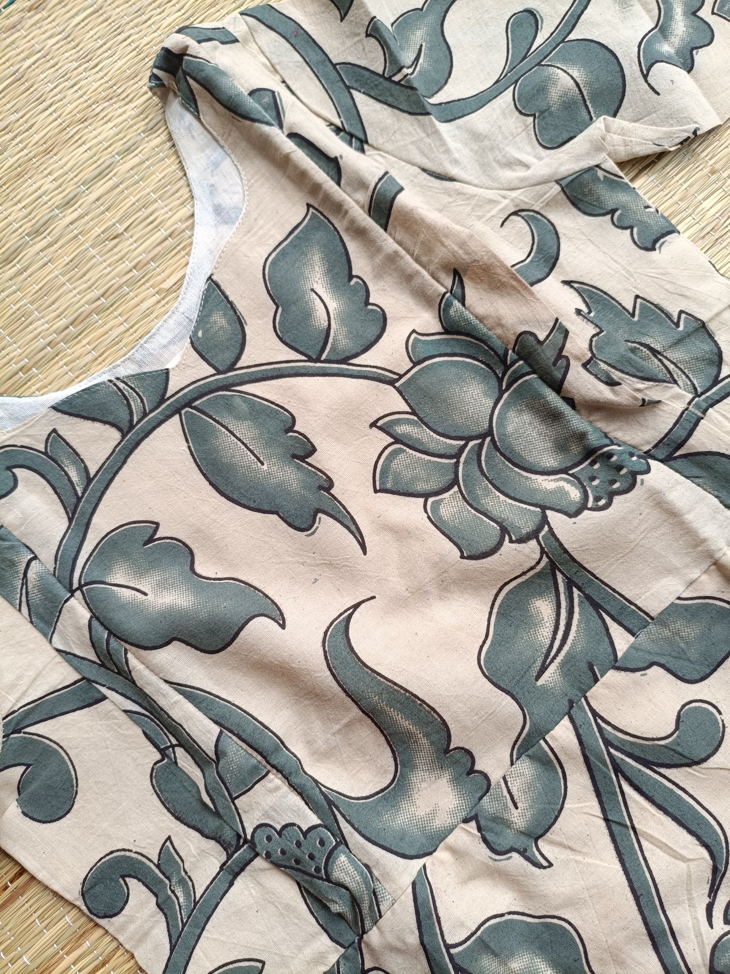 Block printed kalamkari cotton Maternity 2 pc chudidhar set [ Top with double side zip, and dupatta - Grey Flower
