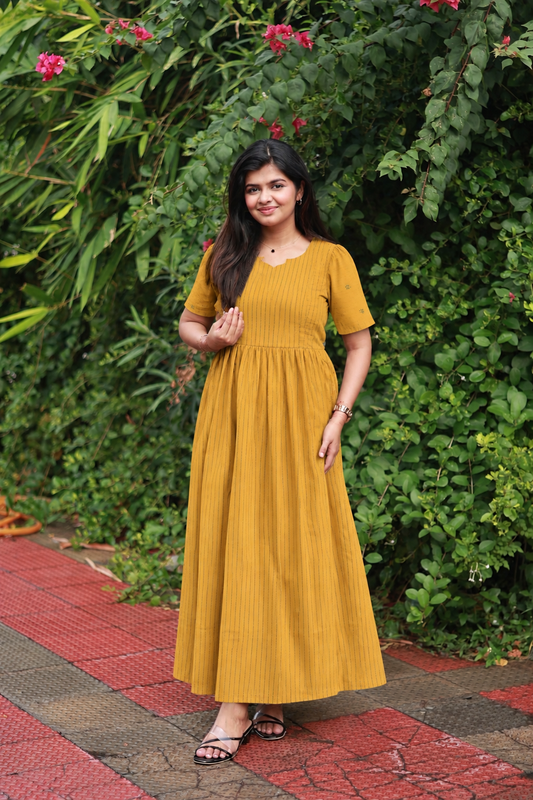 Handloom Cotton Maternity Feeding Gown/Maxi /Double Side Zip- yellow line