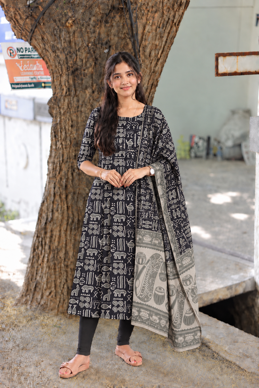 Block printed kalamkari cotton Maternity 2 pc chudidhar set [ Top with double side zip, and dupatta - Black fish