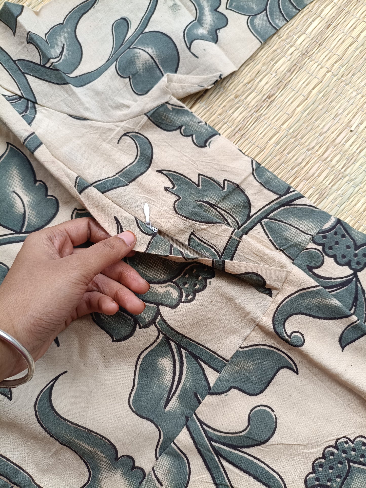 Block printed kalamkari cotton Maternity 2 pc chudidhar set [ Top with double side zip, and dupatta - Grey Flower