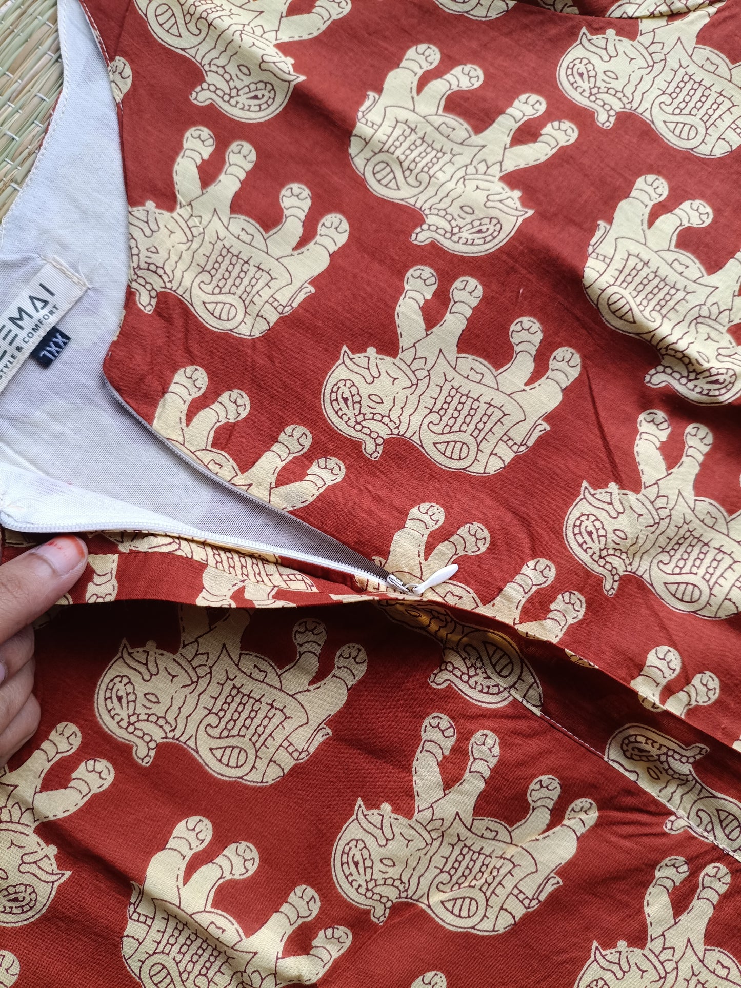 Center zip Kalamkari Cotton   Normal /Feeding kurti -  Red elephant