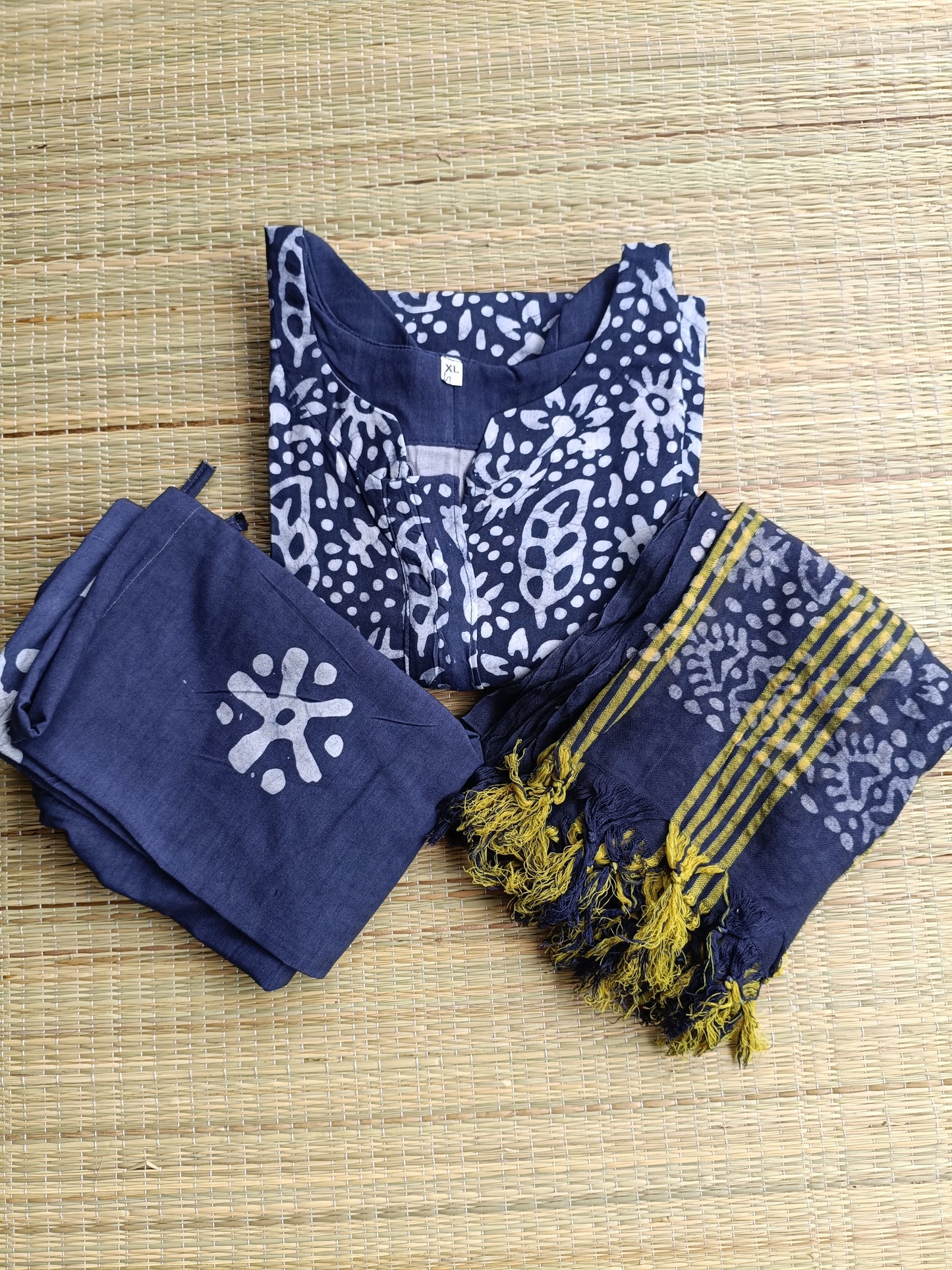 Cotton Maternity 3 pc chudidhar set [ Top with center side zip,  Pant and dupatta - White and navy blue